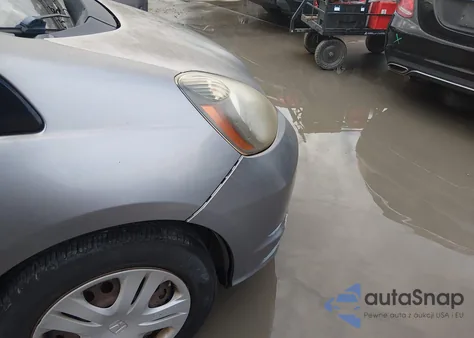 2010 Honda Fit z USA, uszkodzony, nr VIN JHMGE8H25AS024609